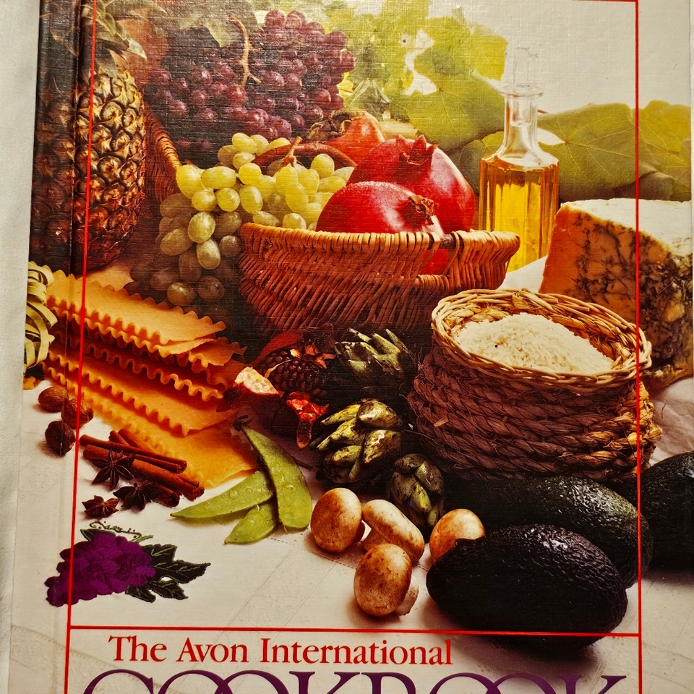 VINTAGE!!!! The Avon International Cookbook